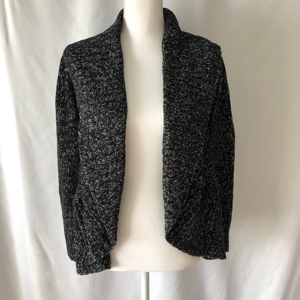 ROUND HEM BLACK SOFT SPECKLED SWEATER